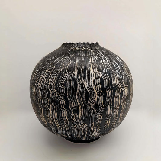 AAW Cyria Vase 002-ST-main_image