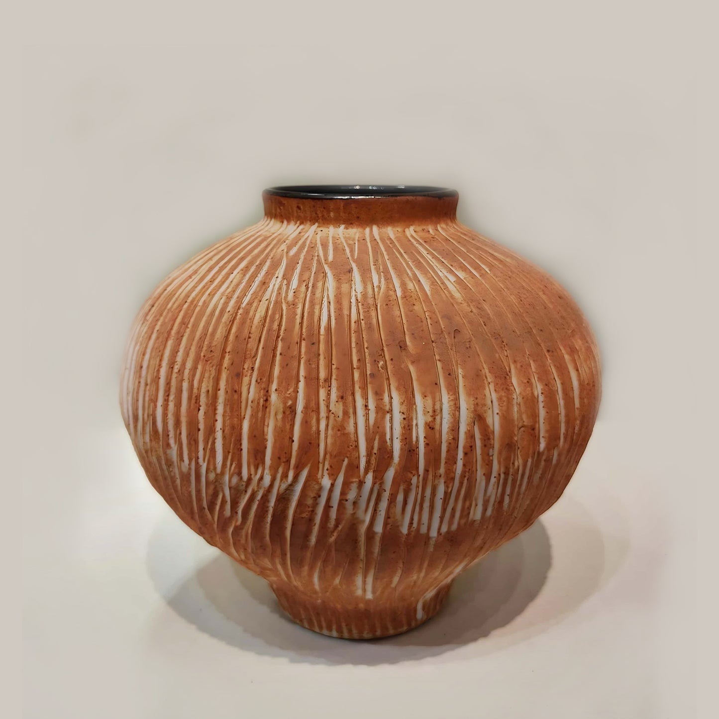 Lyrelia Vase 003-ST